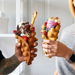 Gofry Bąbel 1  kg z kawałkami orzechów